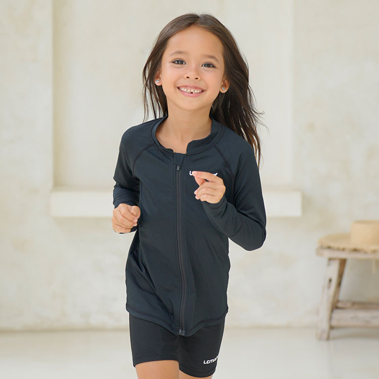 LEMANGO Kids Basic Logo Unisex Rash Guard Zip Up Black [LSKRG10073391] 상품컷