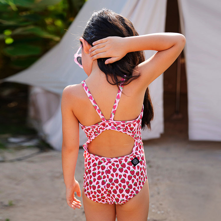 LEMANGO Kids Very Berry Strawberry Veil Rose Open Back Swimsuit Veiled Rose [LSGON10002268 Girls] 디테일