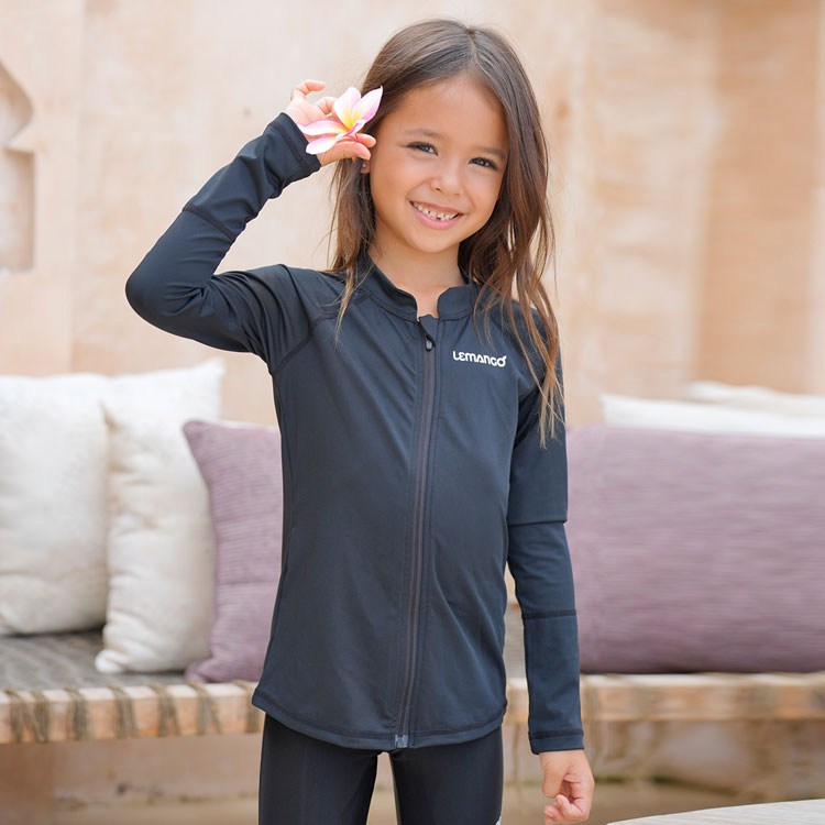 LEMANGO Kids Basic Logo Unisex Rash Guard Zip Up Black [LSKRG10073391] 디테일