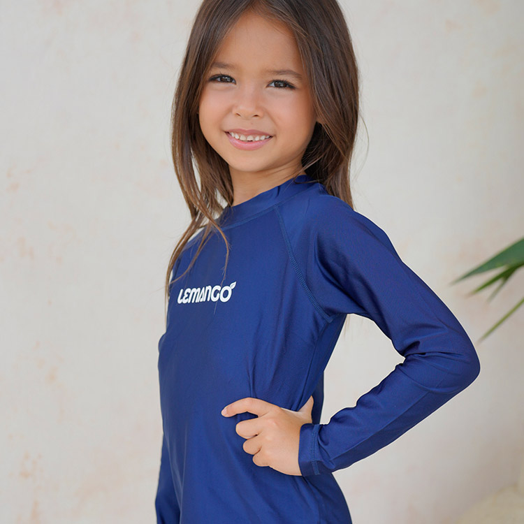 LEMANGO Kids Basic Logo Unisex Rash Guard Navy [LSKRG10053387] 디테일