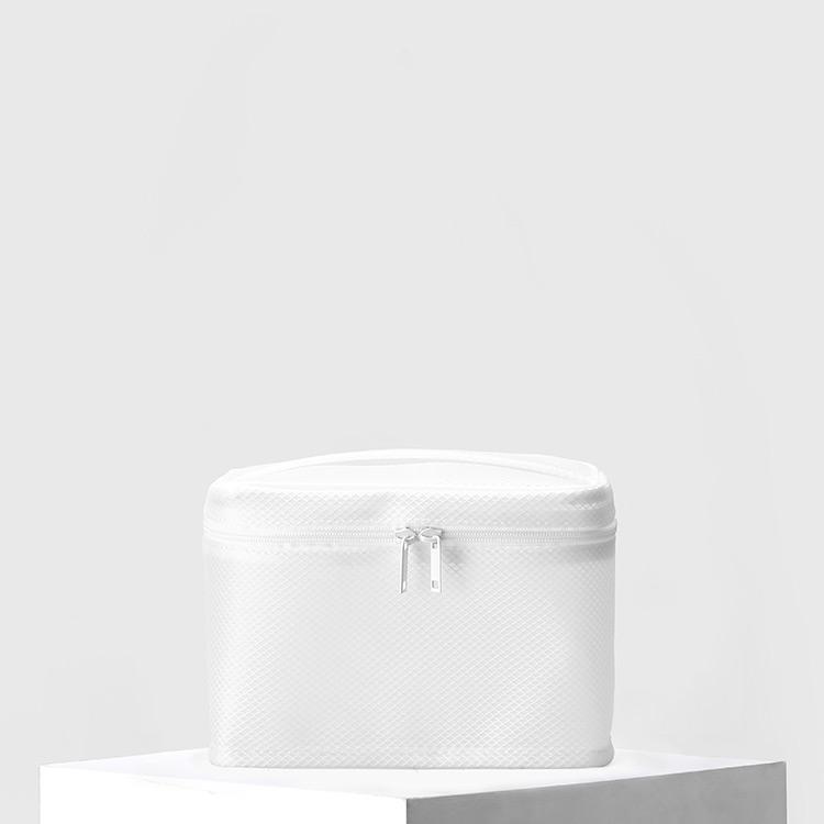 Translucent Square メッシュ Swim Pouch ホワイト