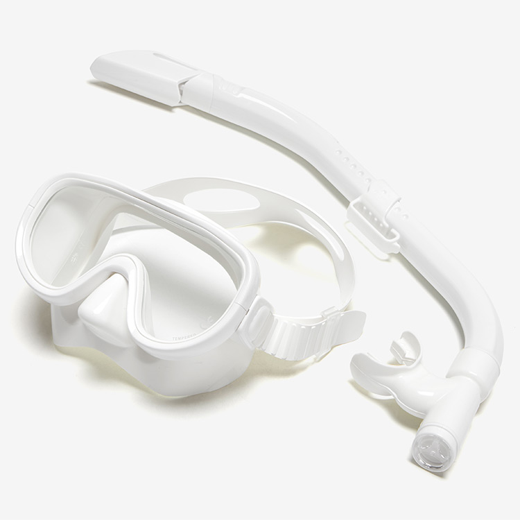 Leaf Tours New Snorkeling Set White