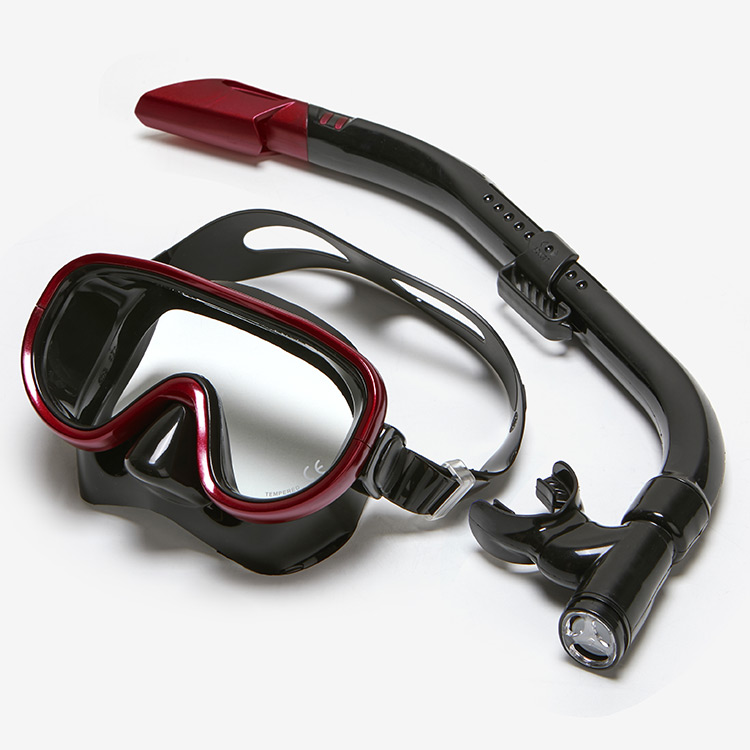 Leaf Tours New Snorkel Set Black Red