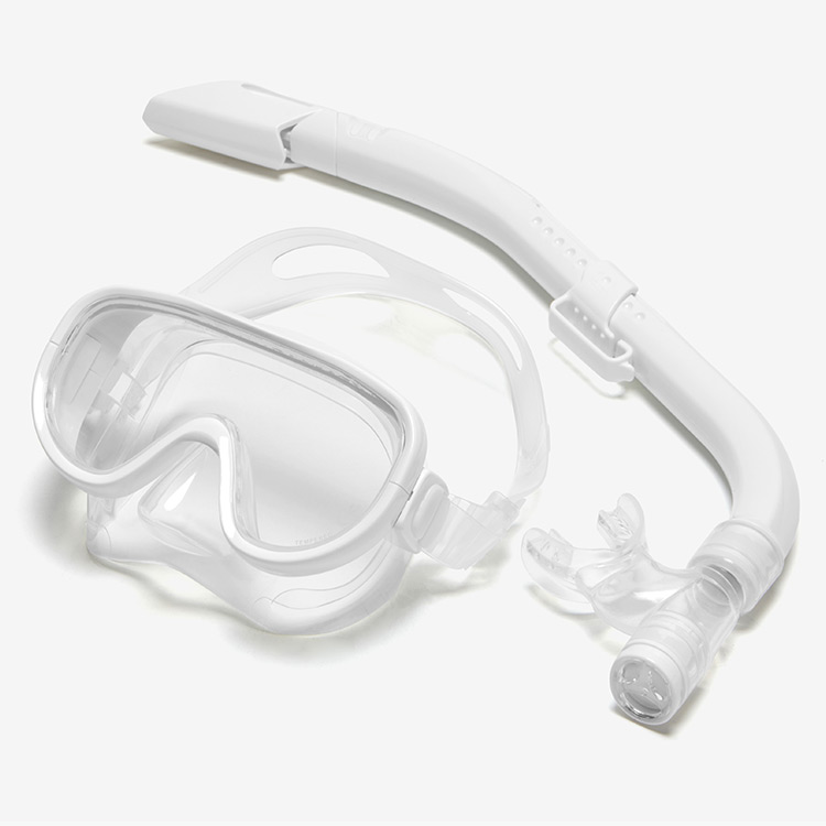 Leaf Turger New Snorkel Set Clear