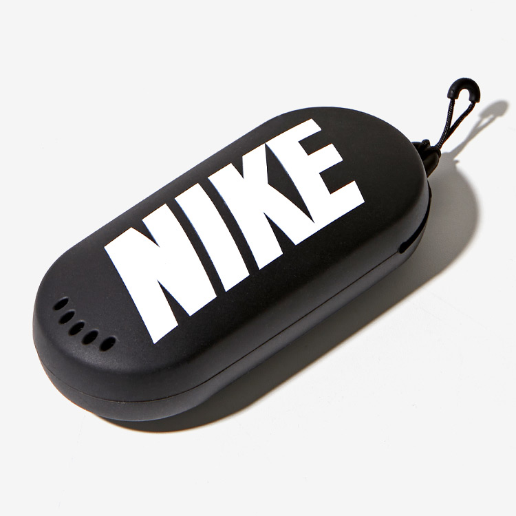NIKE SWIM Logo Goggles Case Black White [NESSB171-011] 상품컷